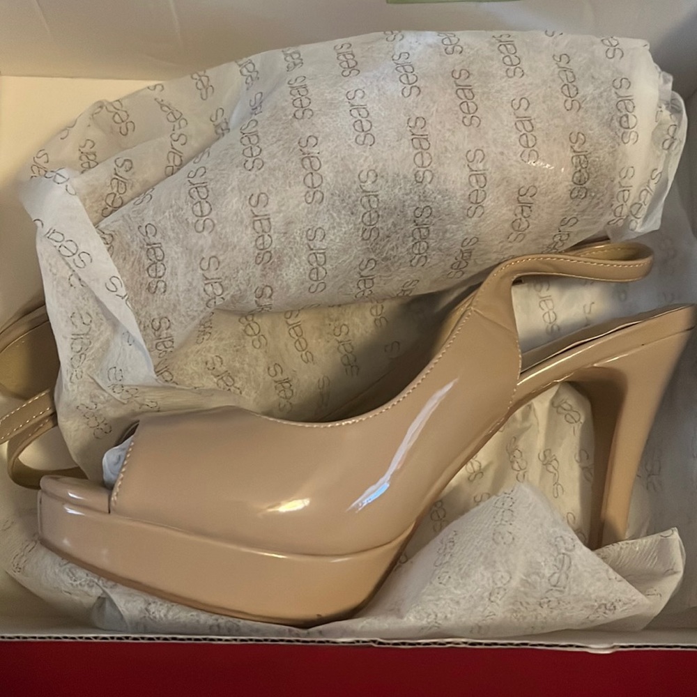 Metaphor Paula high heels